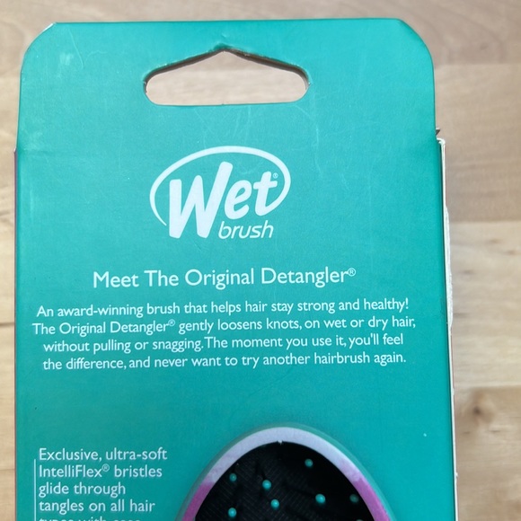 Wet Brush “Beach Life” Minnie Mouse Disney Detangler - Picture 3 of 5